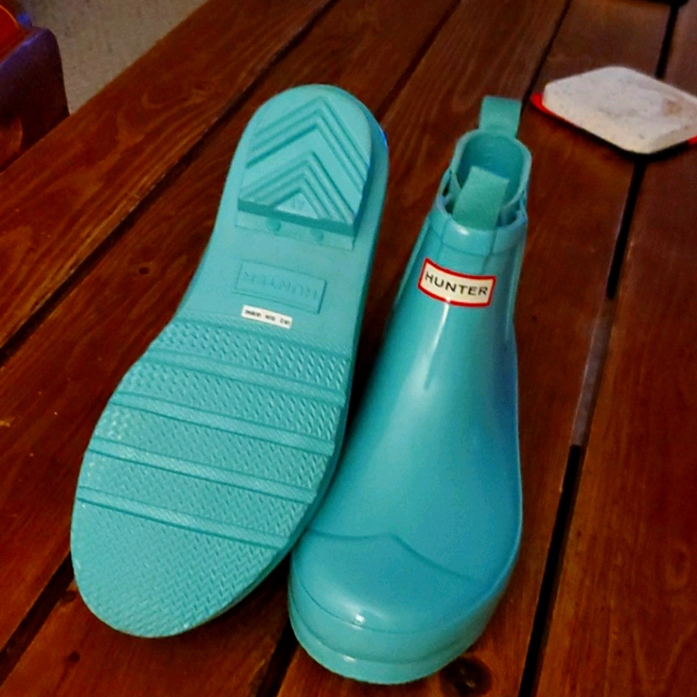 NWoT HUNTER Tiffany Blue Chelsea Boot